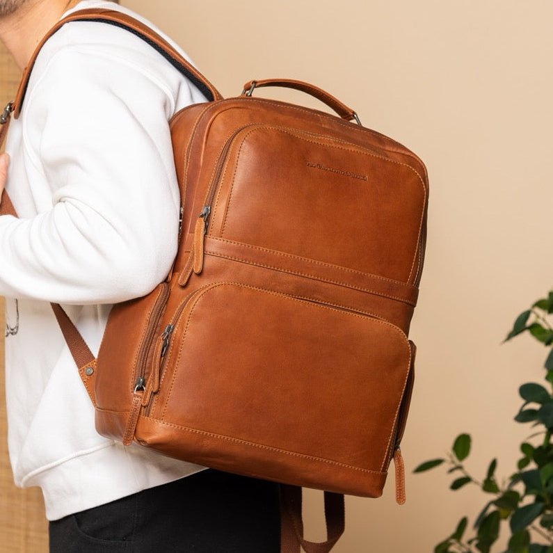 Lennox Full-Grain Leather Laptop Backpack نسائي – alternate product view 2
