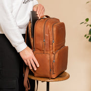 Lennox Full-Grain Leather Laptop Backpack نسائي – alternate product view 3