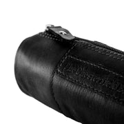 Close-Up Detail of Classic Collar &amp; Heavy-Duty Zipper Hardware on Leather Pencil Case Lea نسائي
