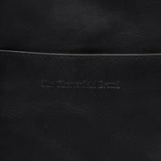 
تفاصيل مقربة of Classic Collar & Heavy-Duty Zipper Hardware on Alesund جلد طبيعي فل جرين Phone Bag