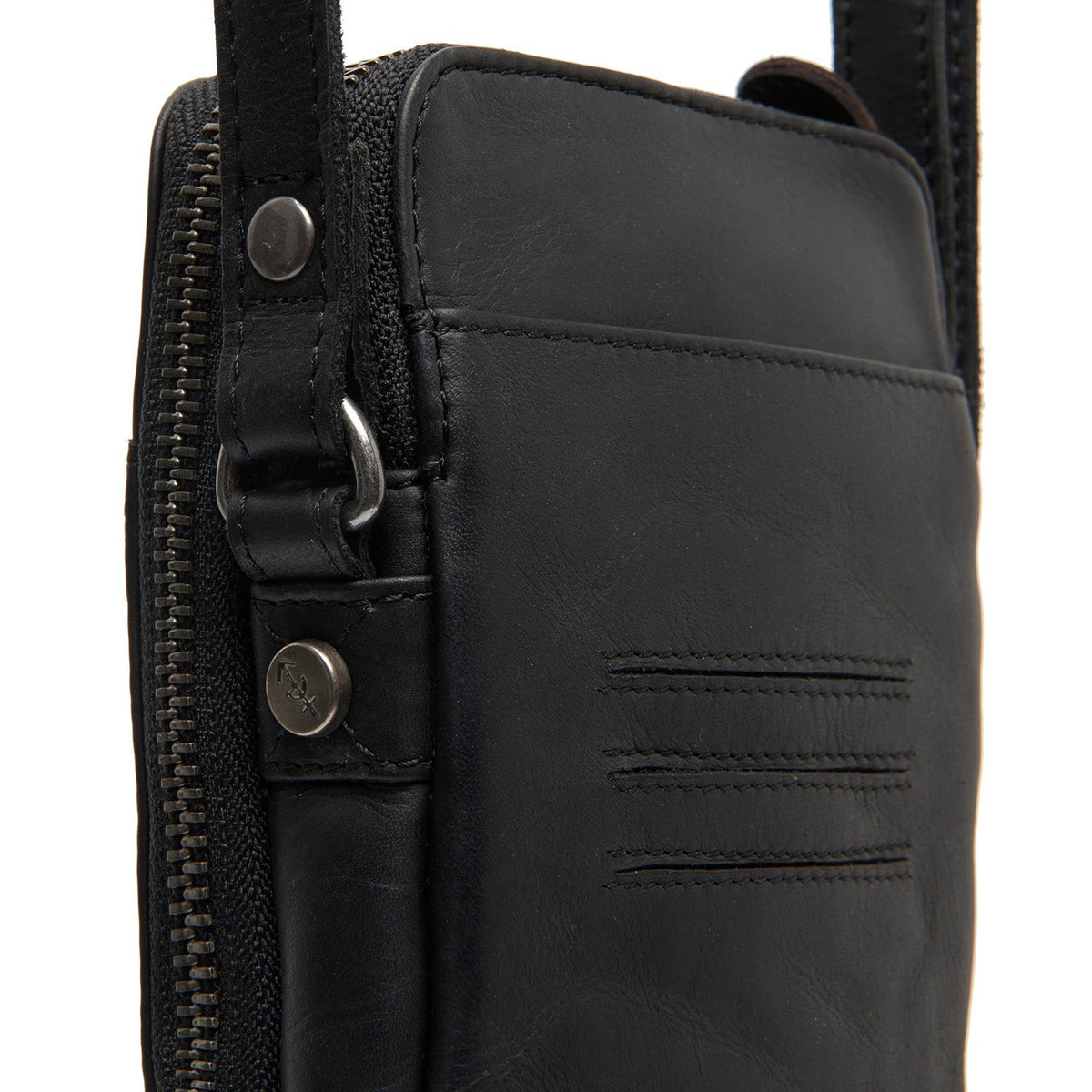 
Alesund جلد طبيعي فل جرين Phone Bag - عرض جانبي يوضح قَصّة الأكمام المريحة