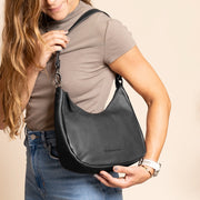 
Classic 100% Full-Grain leather Bag - عرض خلفي يوضح أحزمة الجلد المقواة والخياطة المتقنة