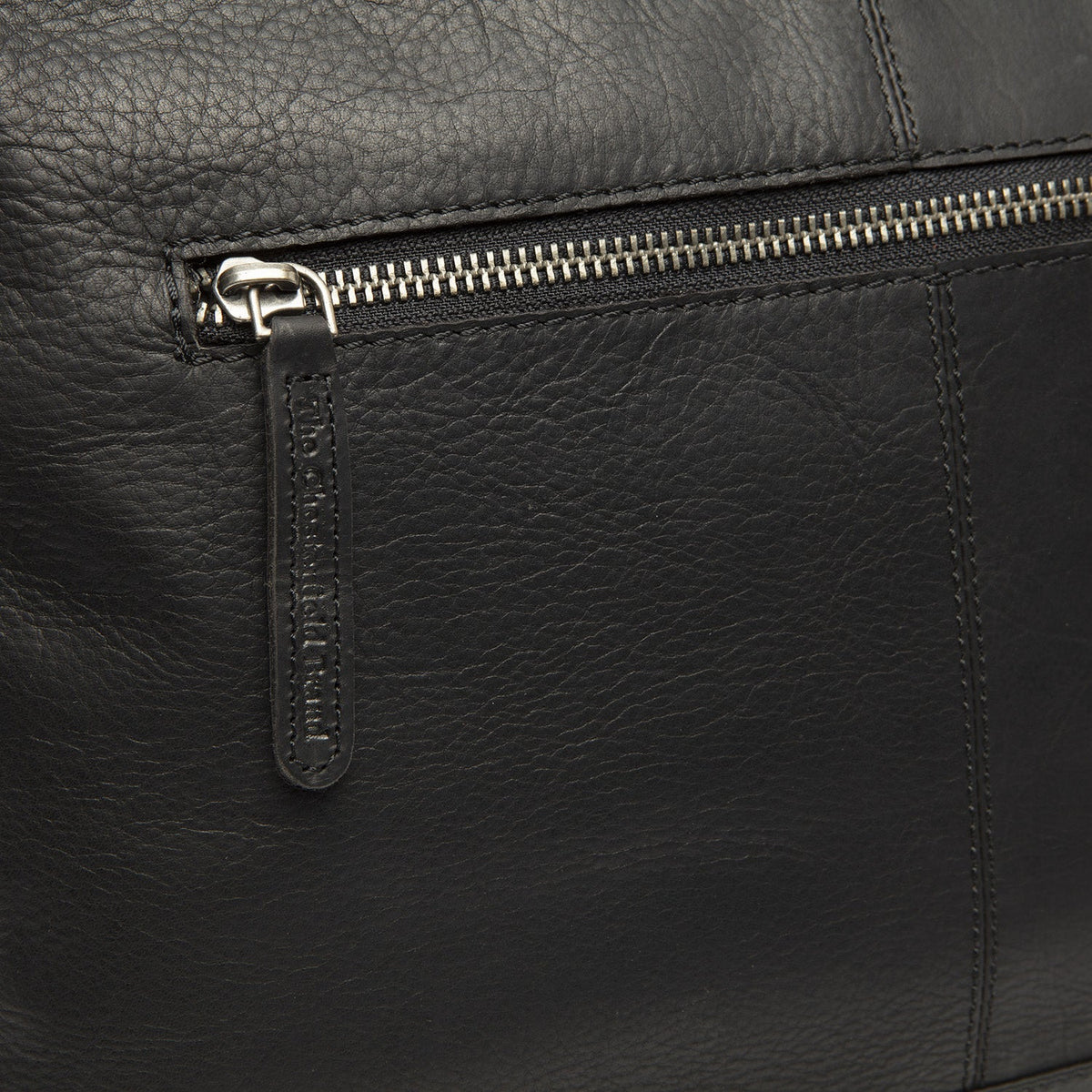 
عرض البطانة الداخلية Showing Dedicated Padded Laptop Sleeve & Multi-Compartment Organization