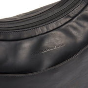 
Classic 100% Full-Grain leather Bag - عرض خلفي يوضح أحزمة الجلد المقواة والخياطة المتقنة