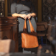 Tofino Full-Grain Leather Shoulder Bag نسائي – alternate product view 3