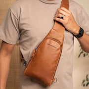 Leather Sling Bag Bowey نسائي – alternate product view 3