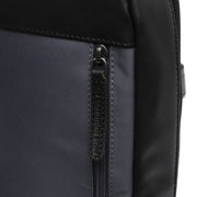 
Classic 100% Full-Grain leather Bag - عرض خلفي يوضح أحزمة الجلد المقواة والخياطة المتقنة
