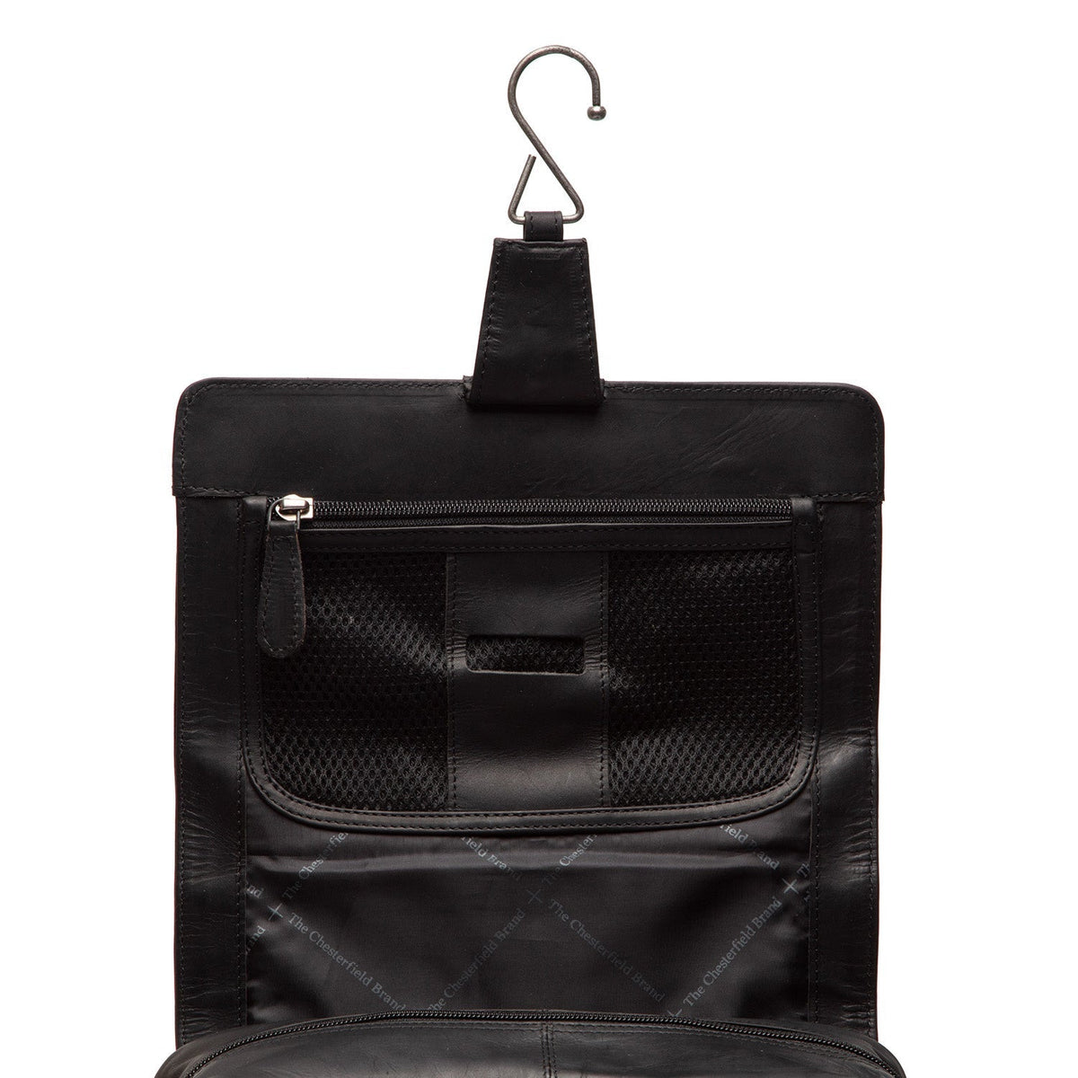 Close-Up Detail of Classic Collar &amp; Heavy-Duty Zipper Hardware on Rosario Full-Grain Leather Toiletry Bag نسائي