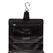 Close-Up Detail of Classic Collar &amp; Heavy-Duty Zipper Hardware on Rosario Full-Grain Leather Toiletry Bag نسائي