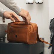 Rosario Full-Grain Leather Toiletry Bag نسائي – alternate product view 3