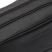 Tailored Rib Cuffs &amp; Hem Craftsmanship Construction Detail on Stacey Full-Grain Leather Toiletry Bag نسائي