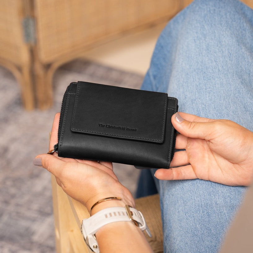Ascot Full-Grain Leather Wallet نسائي