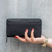 
Classic 100% Full-Grain leather Wallet - عرض خلفي يوضح أحزمة الجلد المقواة والخياطة المتقنة