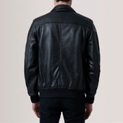 Close-Up Detail of Classic Collar &amp; Zipper Hardware on Lester بني Suede جاكيت بومبر جلد رجالي For Men