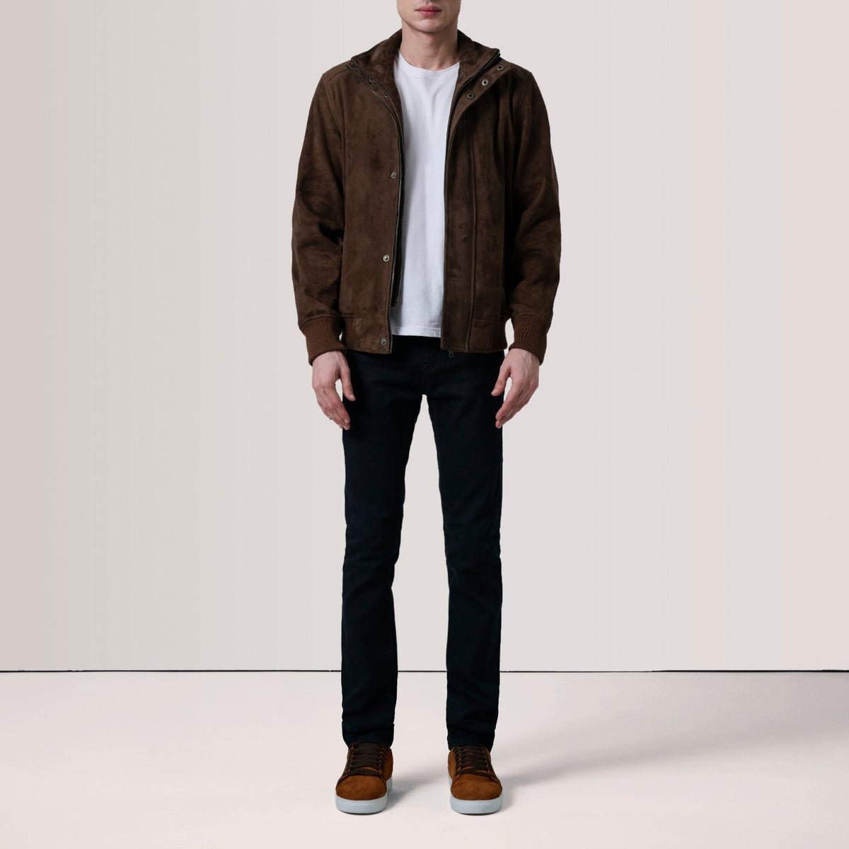 Styled Fit Perspective of Lester بني Suede جاكيت بومبر جلد رجالي For Men on Model - Natural Daylight Drape