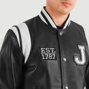 Close-Up Detail of Varsity &amp; Snap Button Hardware on Liberte New Jersey أسود Leather Varsity جاكيت جلد رجالي