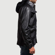Close-Up Detail of Shirt &amp; Zipper with Button Flap Hardware on Men's Moulder Hooded أسود جاكيت جلد رجالي