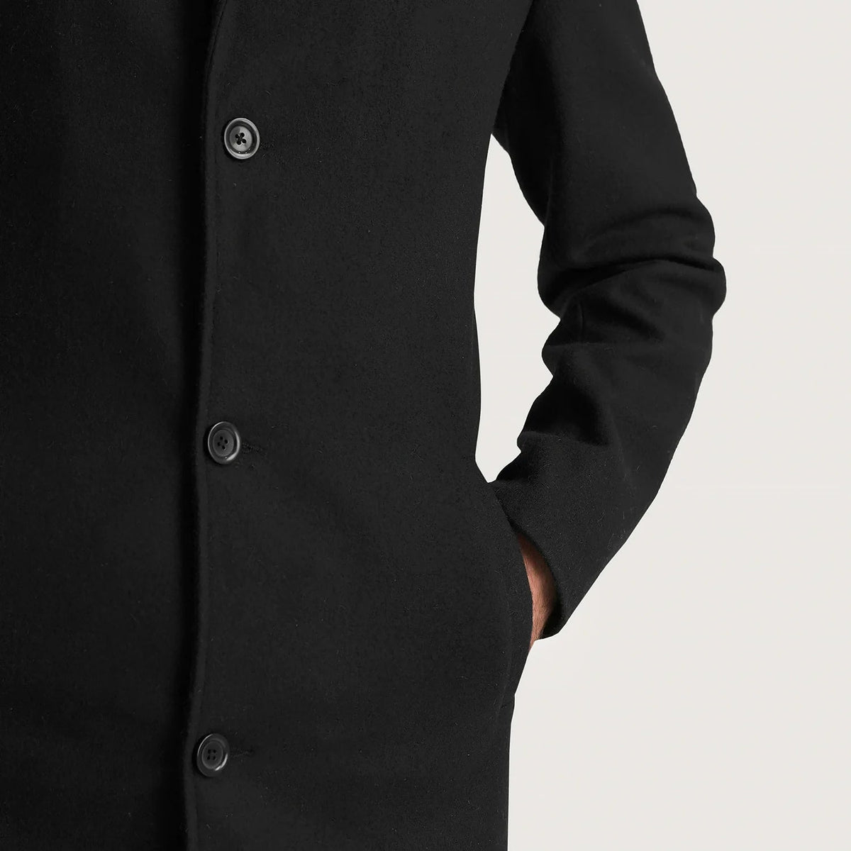 
عرض البطانة الداخلية Showing Polyester Lining & جيبان داخليان عمليان