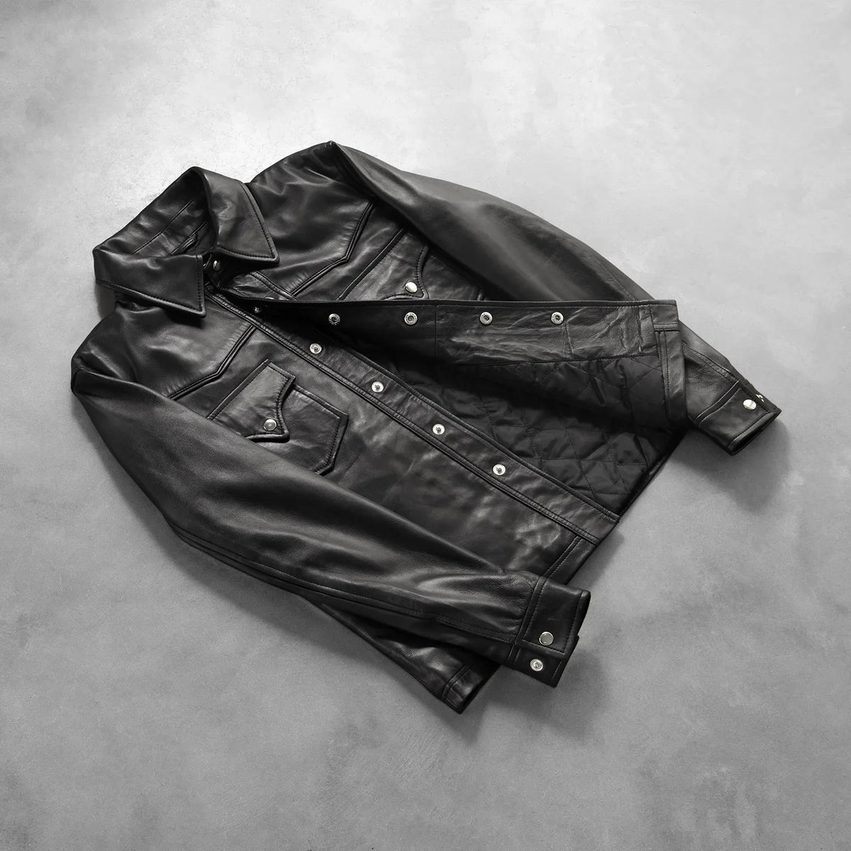 
Button & Hem Craftsmanship Construction Detail on Ranchson أسود Leather Shirt رجالي