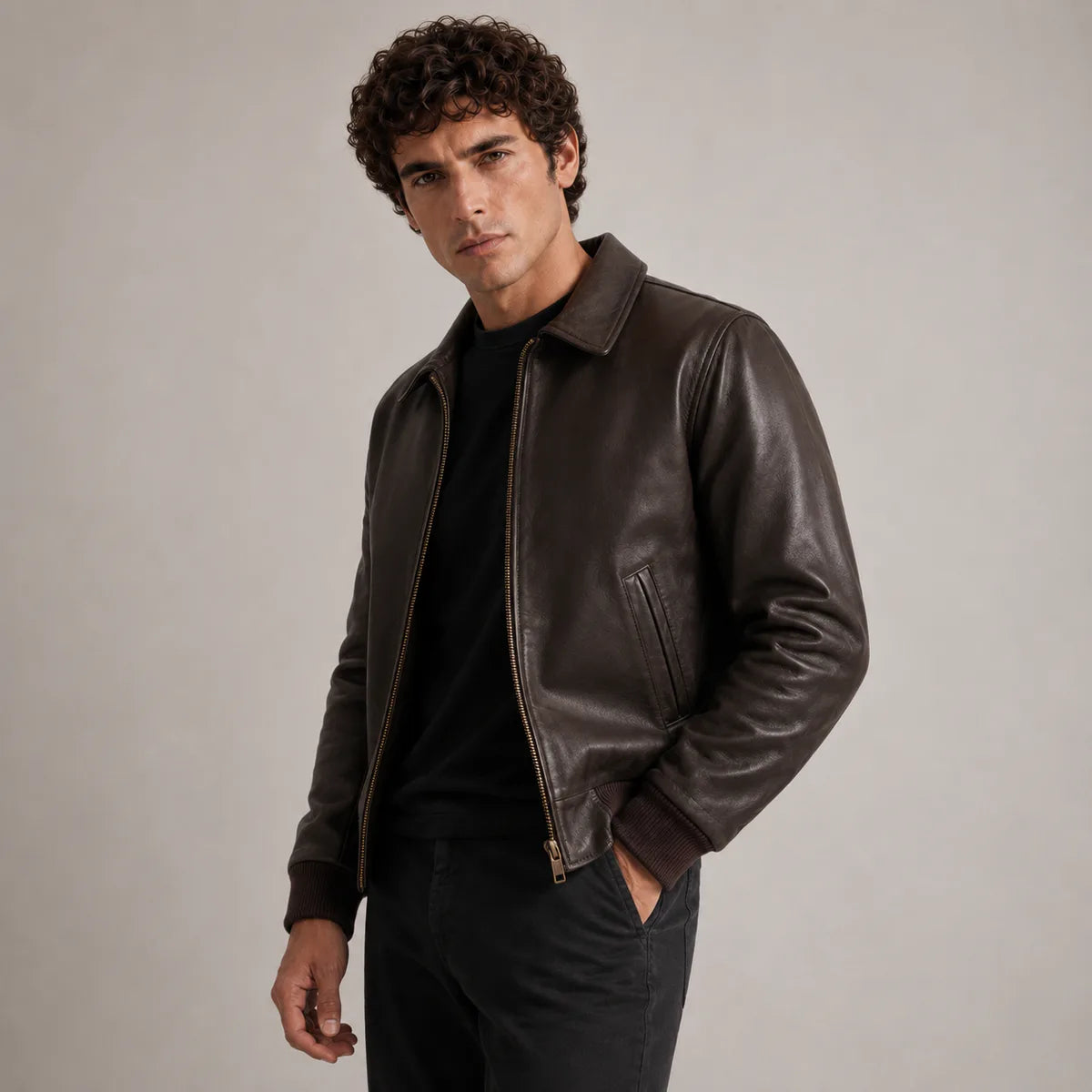 Dark Brown Authentic Sheepskin &Amp; Shearling Bomber Jacket - عرض خلفي يوضح تفصيل الأكتاف المتقن والحاشية النظيفة