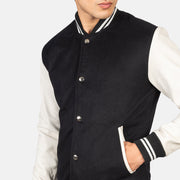 
عرض البطانة الداخلية Showing Quilted Polyester Lining & جيبان داخليان عمليان