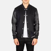 Men's Vaxton أسود Hybrid Varsity جاكيت جلد رجالي in Black Sheepskin Leather - Front Profile View &amp; Tailored Silhouette | Buy Online