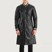 
تفاصيل مقربة of Varsity collar & Snap Button button Hardware on Wilde أسود Leather Varsity معطف جلد فاخر رجالي