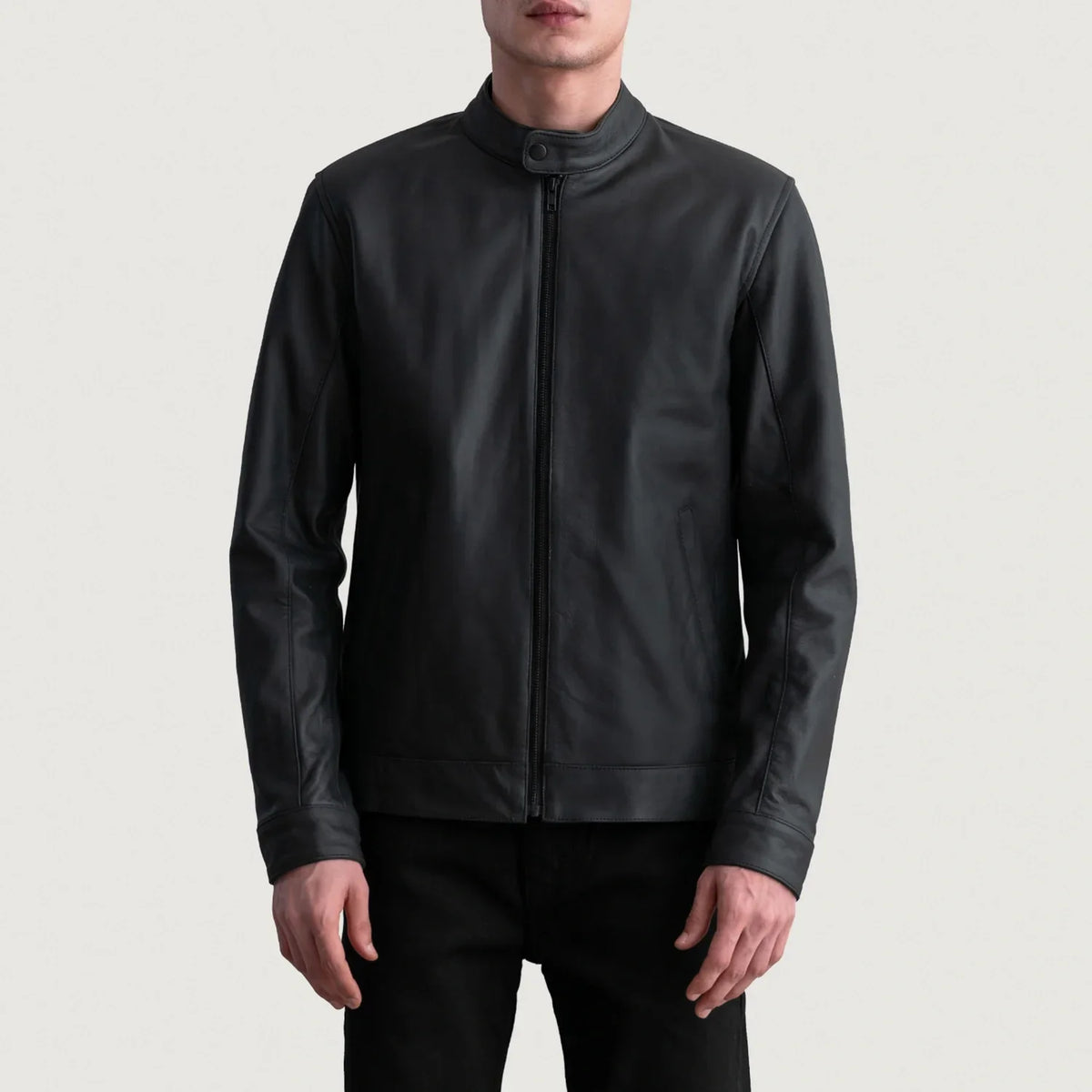 Zen Matte أسود جاكيت بايكر جلد رجالي - Lateral Side Profile View Showing Sleeve Cut &amp; Athletic Taper Fit