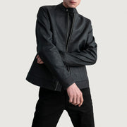 Zen Tumbled أسود جاكيت بايكر جلد رجالي - Lateral Side Profile View Showing Sleeve Cut &amp; Athletic Taper Fit